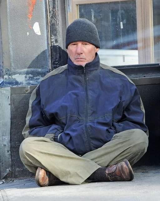 Fans Shocked to Discover Homeless Man in Photos Is Richard Gere: ‘I Didn’t Recognize Him