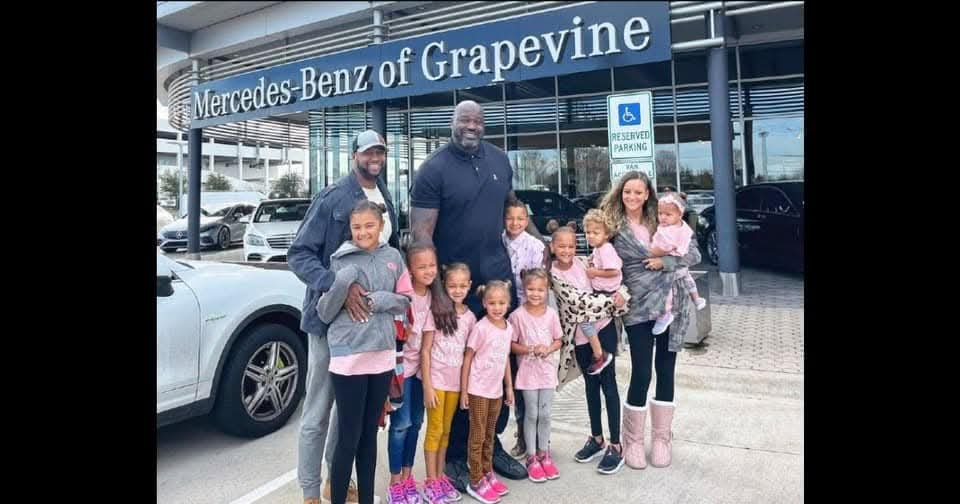 Shaq visits family of 11 and buys them two new cars then showers them with even more kindness